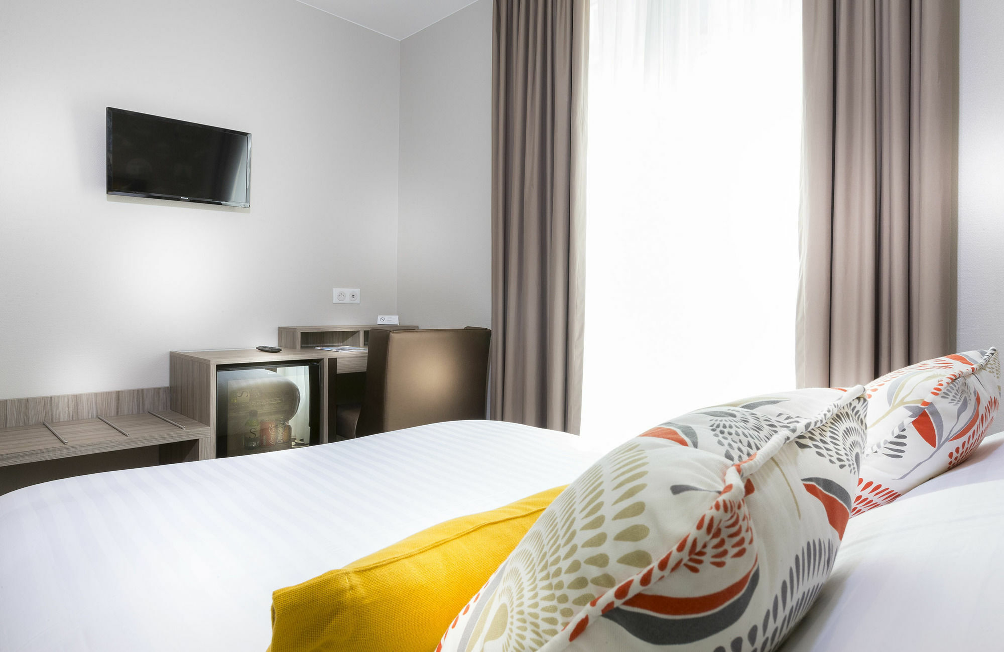 โฮเต็ล อินเตอร์เนชั่นแนล Hotel ปารีส ภายนอก รูปภาพ